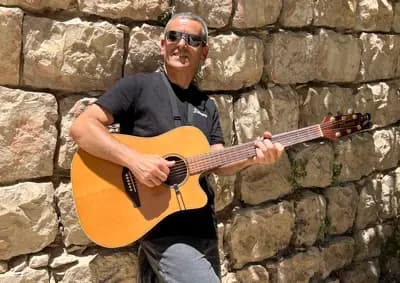 יהודה אשש — כיכר המוזיקה