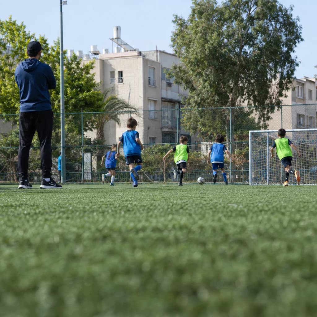 כדור רגל - כדורגל ט-י ב+ד