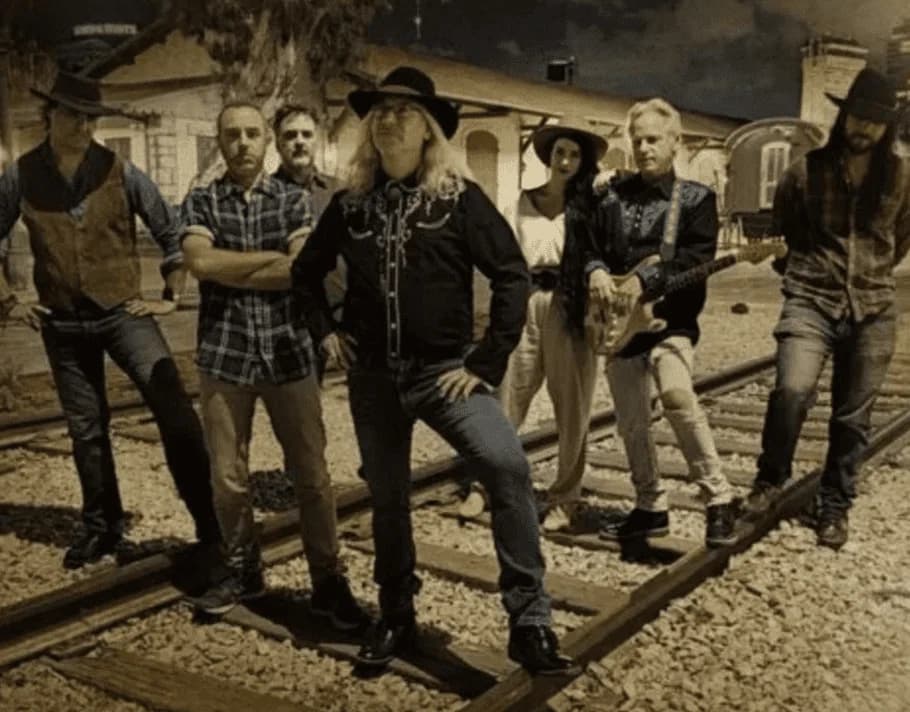 נאשוויל אאוטלוז || Nashville Outlaws - שלושה אקורדים ולב – קאנטרי אמריקאי