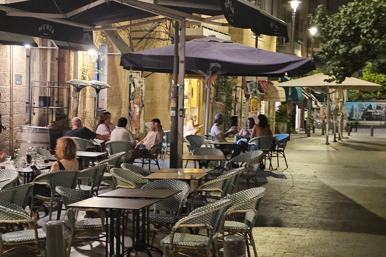 מנזה